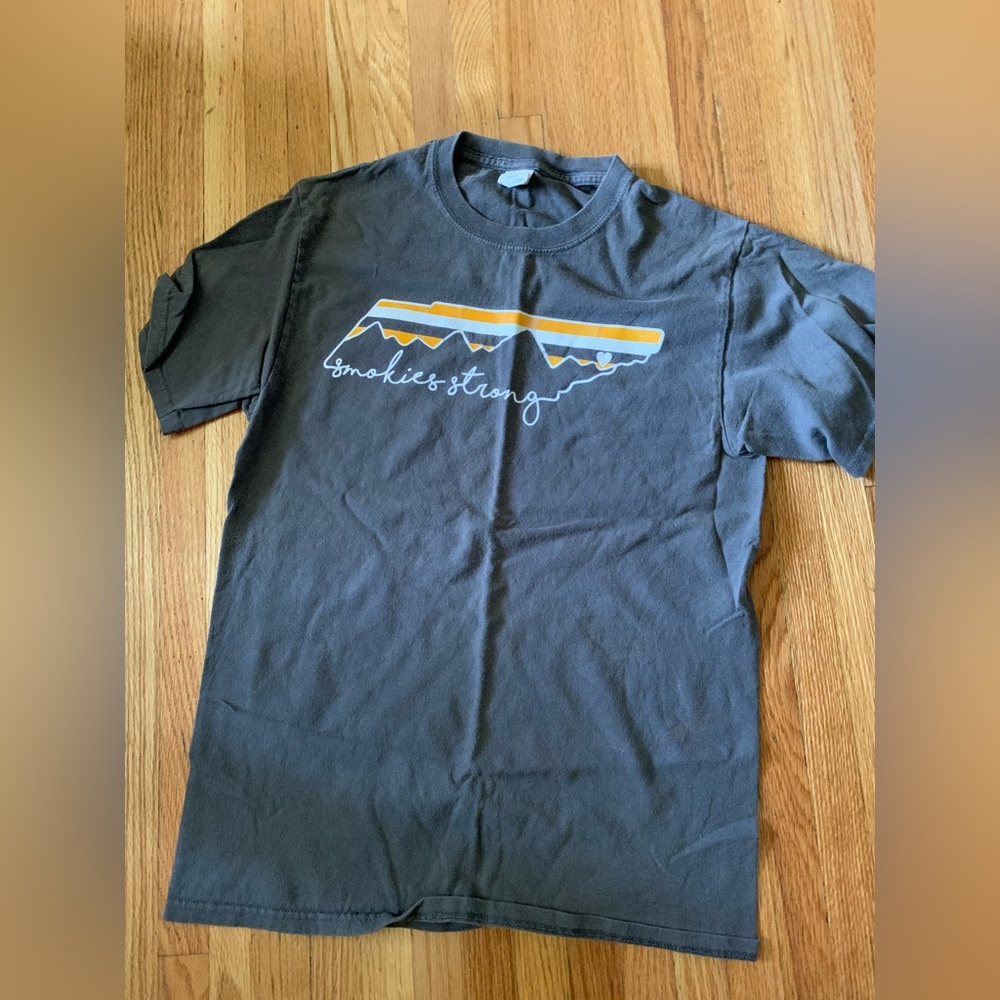 Women’s Smokies Strong Tee